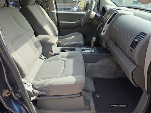 Used 2014 Nissan Frontier SV w/ SV Value Truck Package RWD image 26