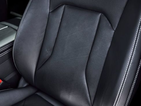 Used 2022 Lamborghini Urus AWD/4WD image 47