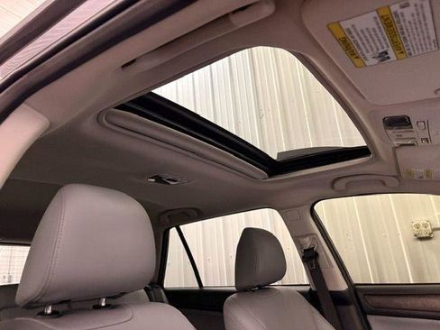 Used 2019 Subaru Outback 3.6R Limited AWD/4WD image 29