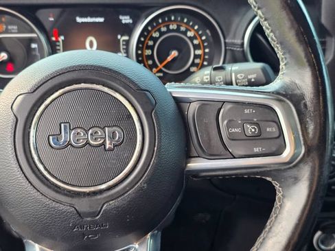 Used 2021 Jeep Wrangler Unlimited Sahara w/ Cold Weather Group AWD/4WD image 28