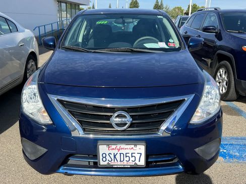 Used 2018 Nissan Versa SV FWD image 2
