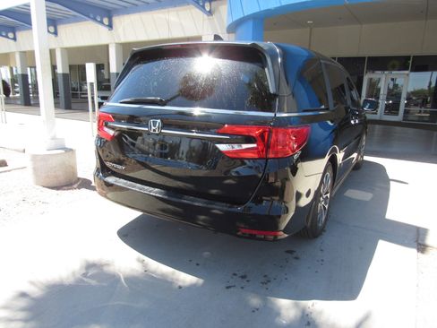 Used 2024 Honda Odyssey EX-L image 3