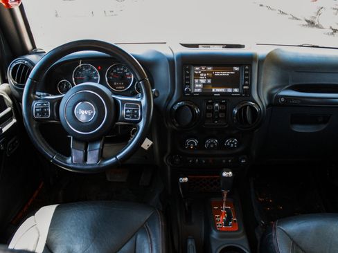 Used 2017 Jeep Wrangler Unlimited Rubicon AWD/4WD image 23