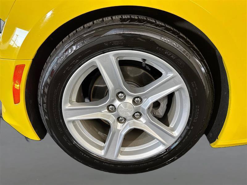 Used 2016 Chevrolet Camaro LT RWD image 21