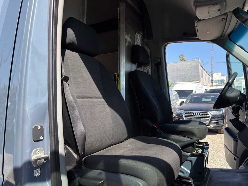Used 2018 Mercedes-Benz Sprinter 2500 image 35