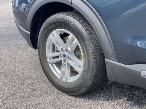 Certified 2023 Ford Explorer XLT RWD image 35