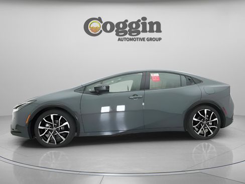 New 2026 Toyota Prius Plug-In Hybrid image 7
