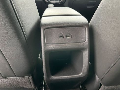 Used 2025 Chevrolet Trax LT image 23