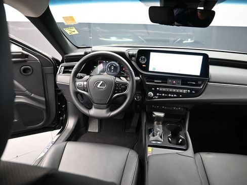 Used 2025 Lexus ES 300h w/ Premium Package FWD image 19