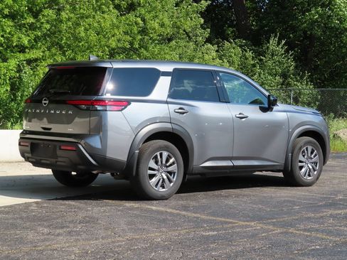 Used 2025 Nissan Pathfinder S AWD/4WD image 3