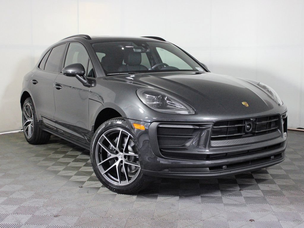 Certified 2026 Porsche Macan AWD/4WD image 9