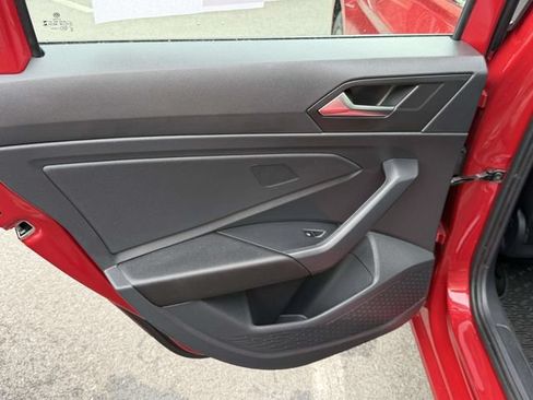 Certified 2023 Volkswagen Jetta SE w/ Panoramic Sunroof Package FWD image 12
