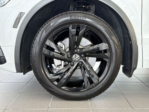 Used 2023 Volkswagen Tiguan SE R-Line FWD image 12