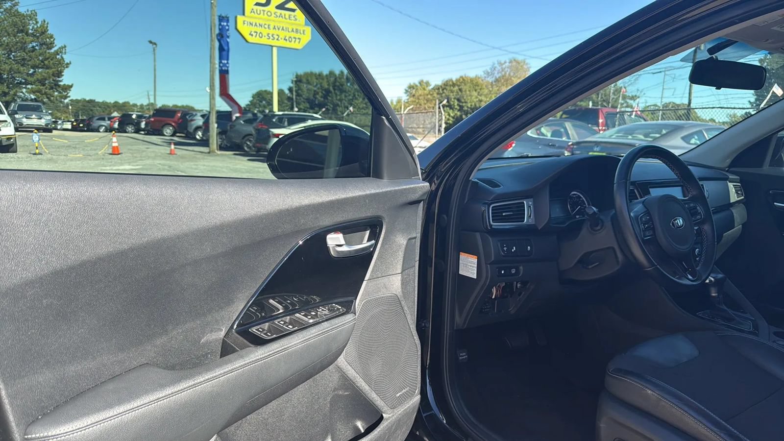 Used 2017 Kia Niro FWD image 9