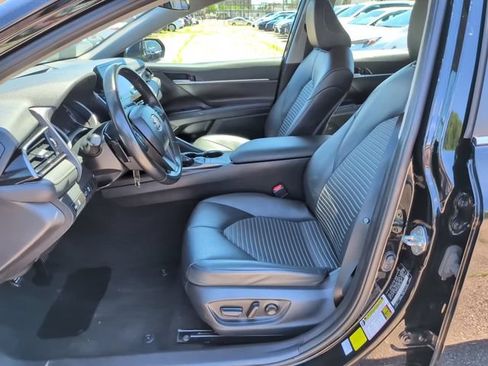 Used 2024 Toyota Camry SE FWD image 12
