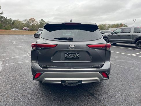 Used 2023 Toyota Highlander Platinum image 15