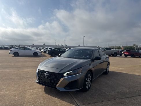 Certified 2025 Nissan Altima 2.5 S image 7