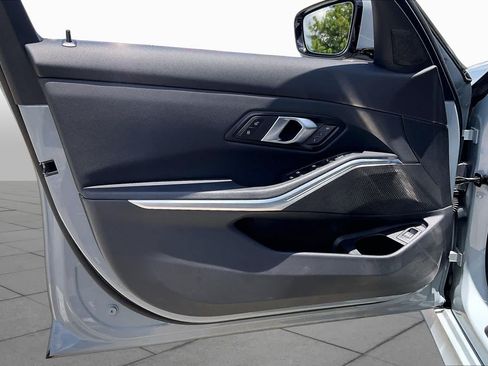 Used 2026 BMW 330i Sedan w/ M Sport Package RWD image 19