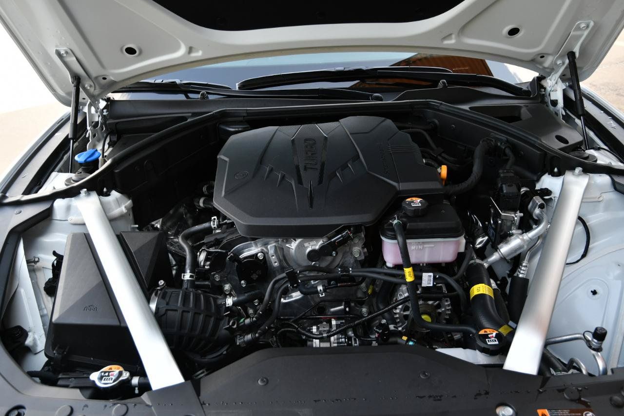 Used 2026 Genesis G70 2.5T RWD image 33