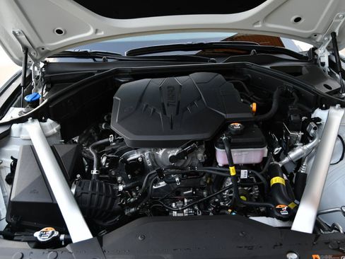 Used 2026 Genesis G70 2.5T RWD image 33