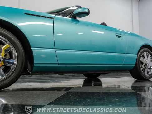 Used 2002 Ford Thunderbird image 26