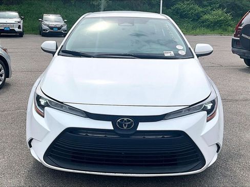Used 2023 Toyota Corolla LE FWD image 2
