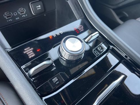 Used 2025 Jeep Grand Cherokee Summit AWD/4WD image 23