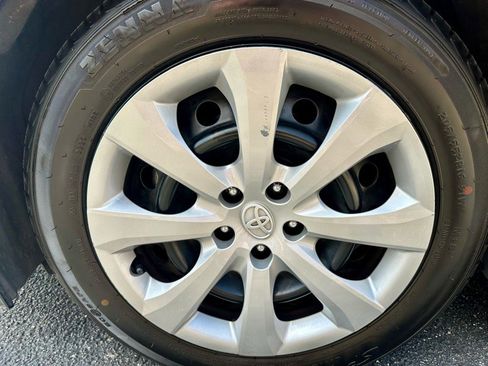 Used 2023 Toyota Corolla LE image 24