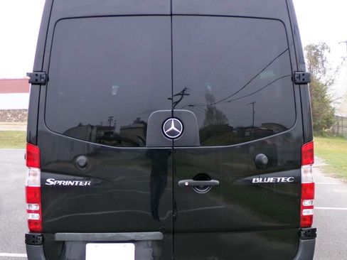 Used 2011 Mercedes-Benz Sprinter 2500 image 3