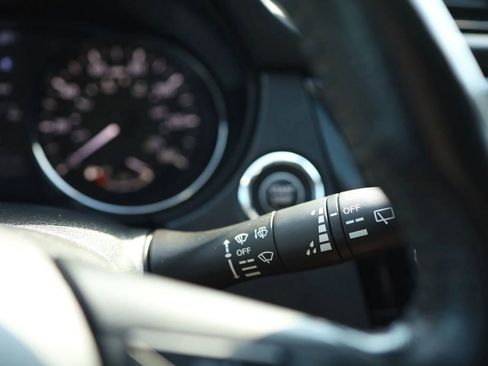 Used 2018 Nissan Rogue Sport SL w/ SL Premium Package image 21