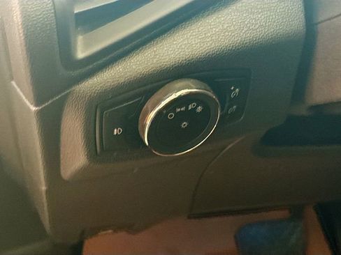 Used 2018 Ford EcoSport SES image 11