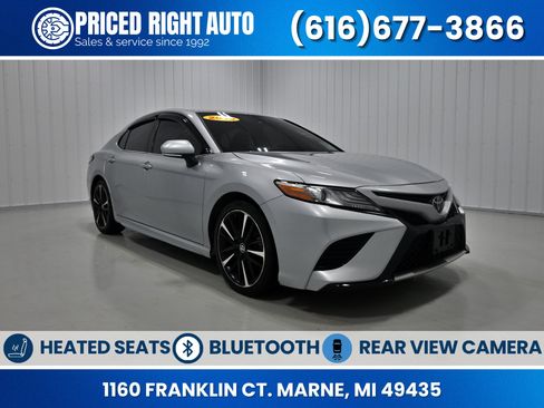 Used 2019 Toyota Camry XSE FWD image 1