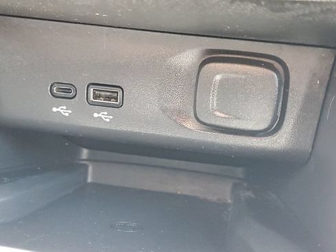 Used 2025 Buick Envista Sport Touring w/ Convenience I Package FWD image 29