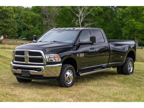 Used 2018 RAM 3500 Tradesman w/ Chrome Appearance Group AWD/4WD image 5
