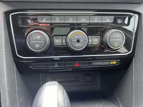 Used 2022 Volkswagen Atlas SEL Premium image 42