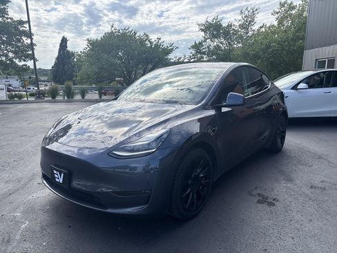 Used 2021 Tesla Model Y Long Range AWD/4WD image 5
