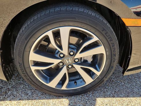 Used 2024 Honda Odyssey Touring image 8