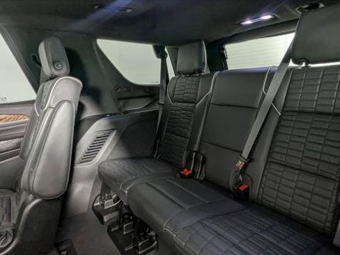Used 2021 Cadillac Escalade Premium Luxury Platinum AWD/4WD image 18