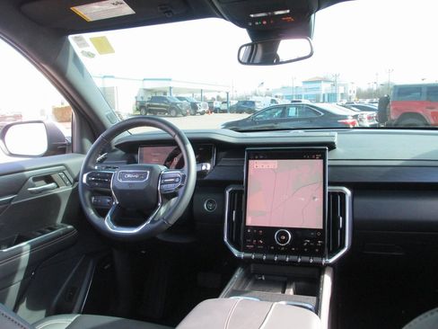 Certified 2024 GMC Acadia Elevation w/ Luxury Package image 25