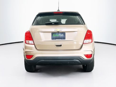 Used 2018 Chevrolet Trax LS FWD image 7