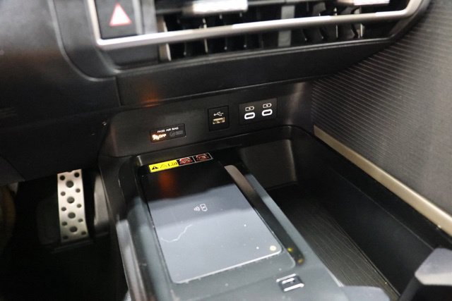 Used 2025 Toyota Camry SE FWD image 26