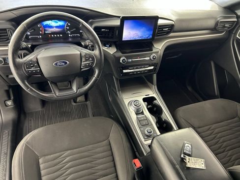 Used 2020 Ford Explorer XLT w/ Comfort Package AWD/4WD image 15