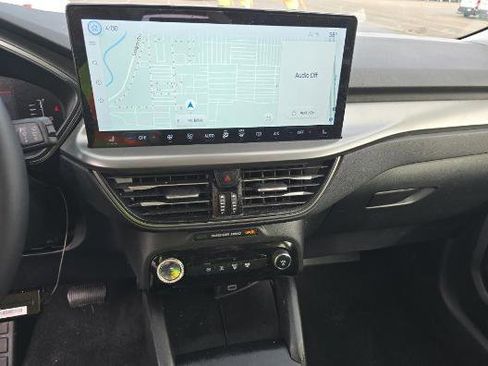 Used 2024 Ford Escape SE image 6