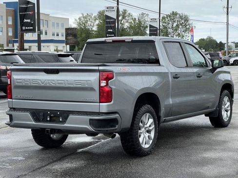 Used 2023 Chevrolet Silverado 1500 Custom AWD/4WD image 9
