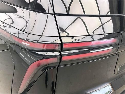 Certified 2024 Chevrolet Traverse LS w/ Midnight/Sport Edition FWD image 26