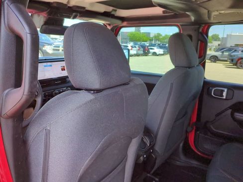 Used 2024 Jeep Wrangler Unlimited Sport AWD/4WD image 17