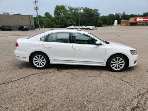 Used 2013 Volkswagen Passat 2.5 SEL Premium FWD image 3