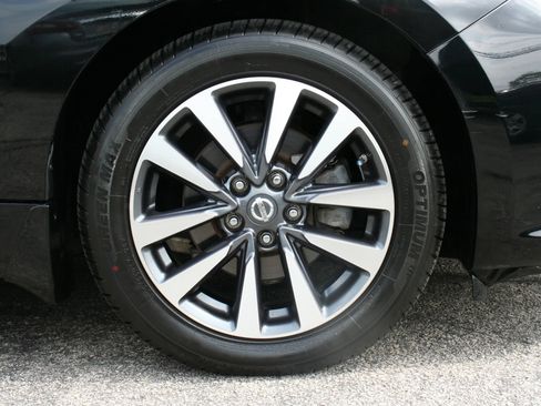 Used 2017 Nissan Altima 2.5 SV FWD image 16