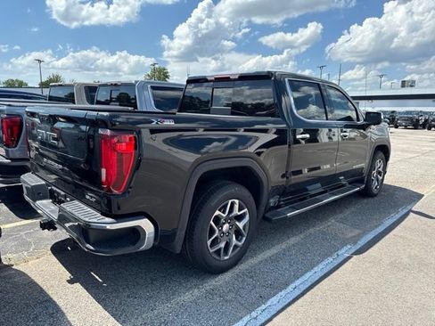 Used 2023 GMC Sierra 1500 SLT w/ SLT Premium Package AWD/4WD image 9