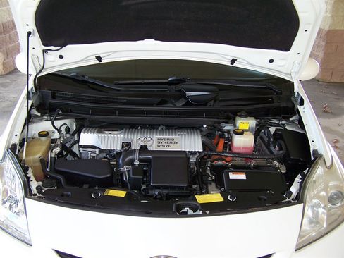 Used 2013 Toyota Prius Two image 38